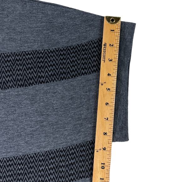 Old Navy Plus Size Crop Top Black Gray Zig Zag Stripes XXL - Picture 10 of 10